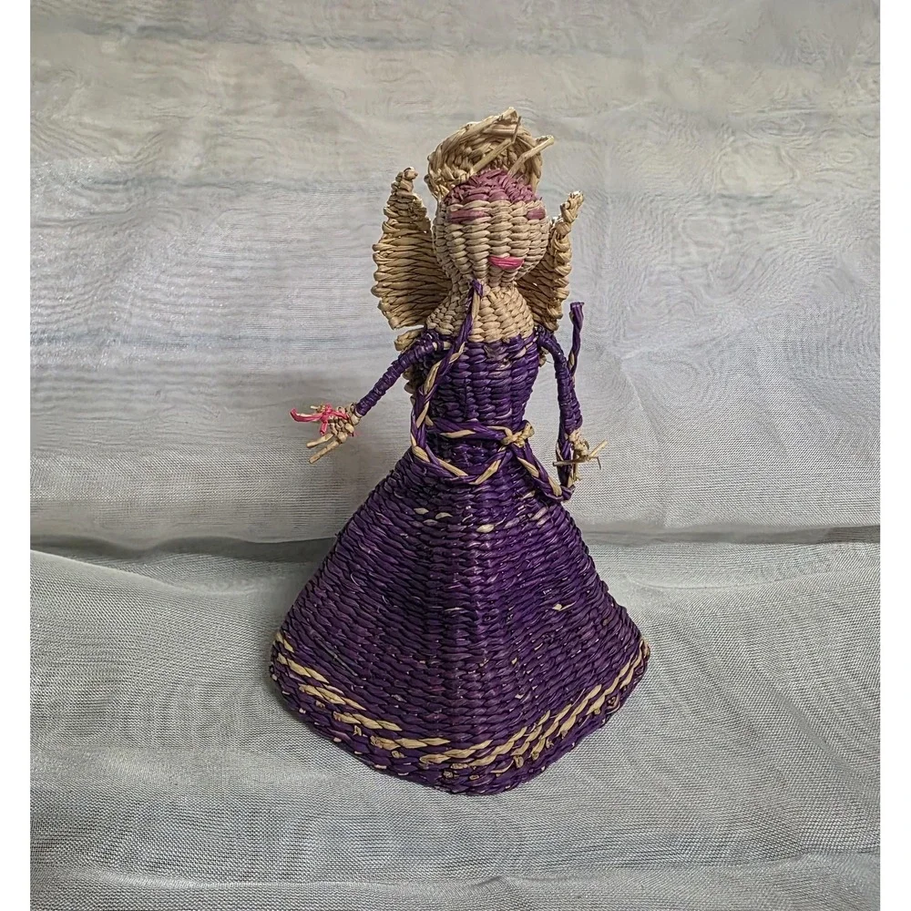 Handmade woven straw